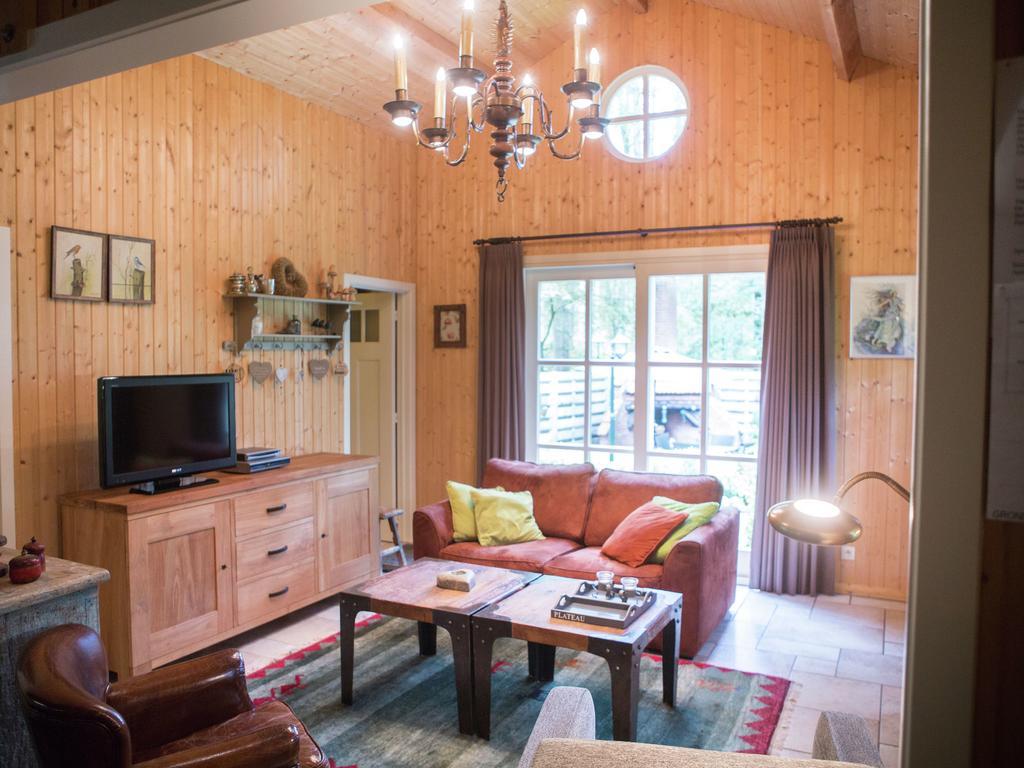 Villa Luxurious Chalet In Oud Turnhout With Large Garden à Oud-Turnhout Extérieur photo